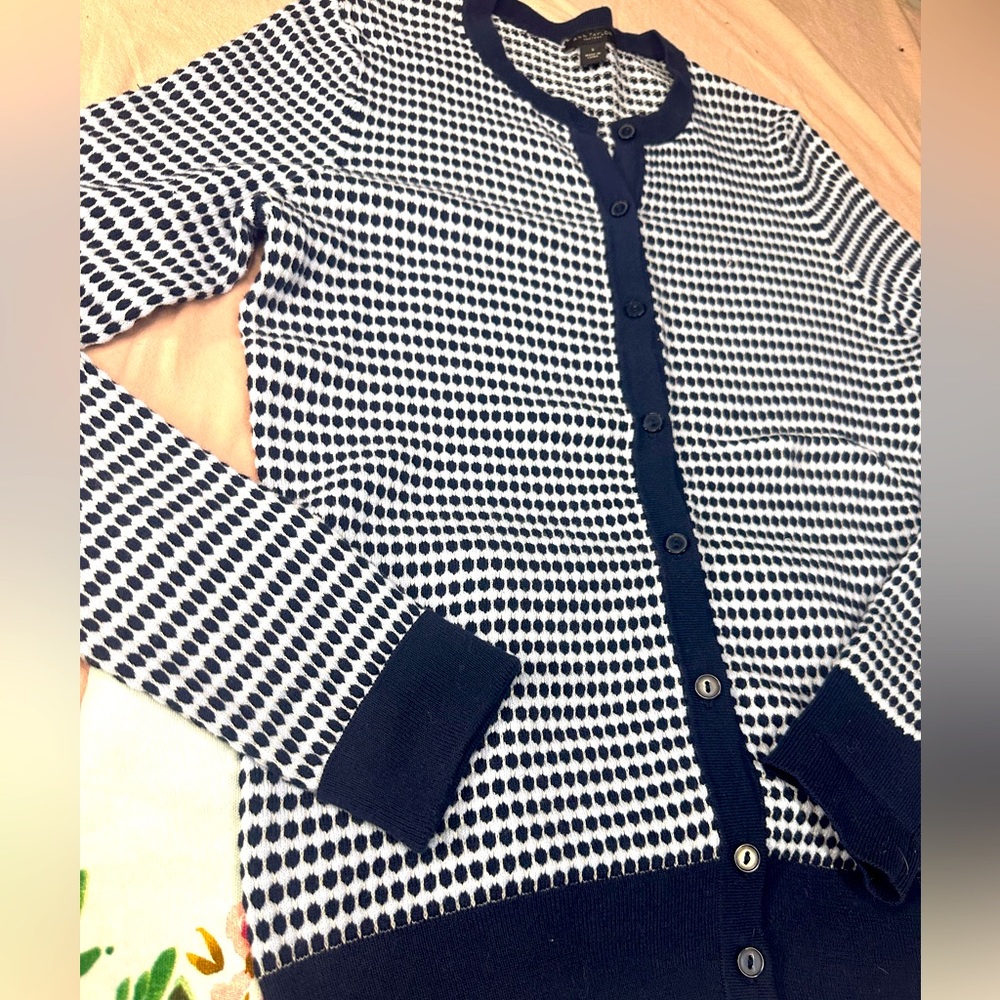 Ann Taylor Factory -cardigan sweater size S- EUC navy and baby blue pattern